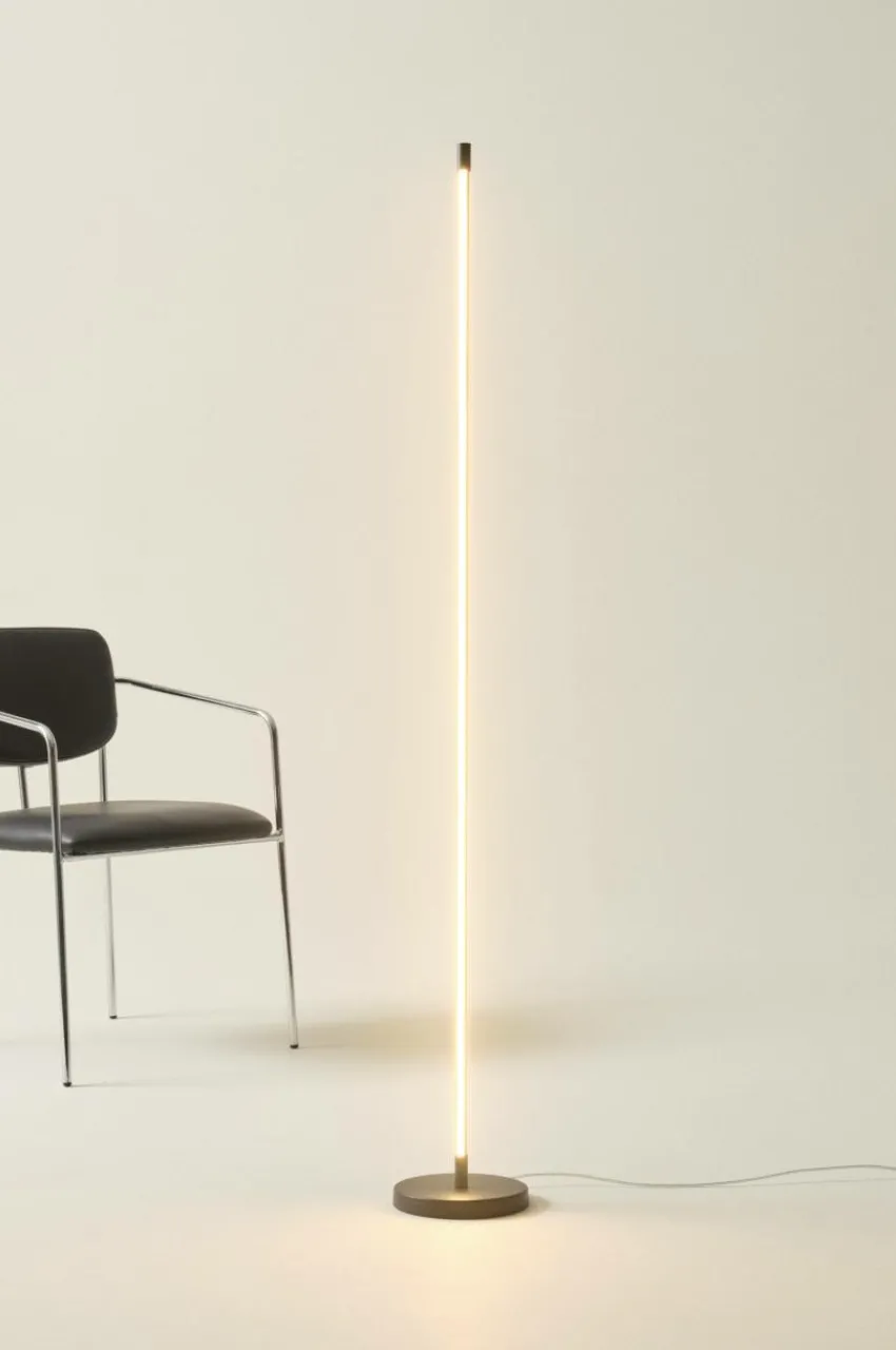 Golvlampor|Jotex ALISO Golvlampa LED Matt svart