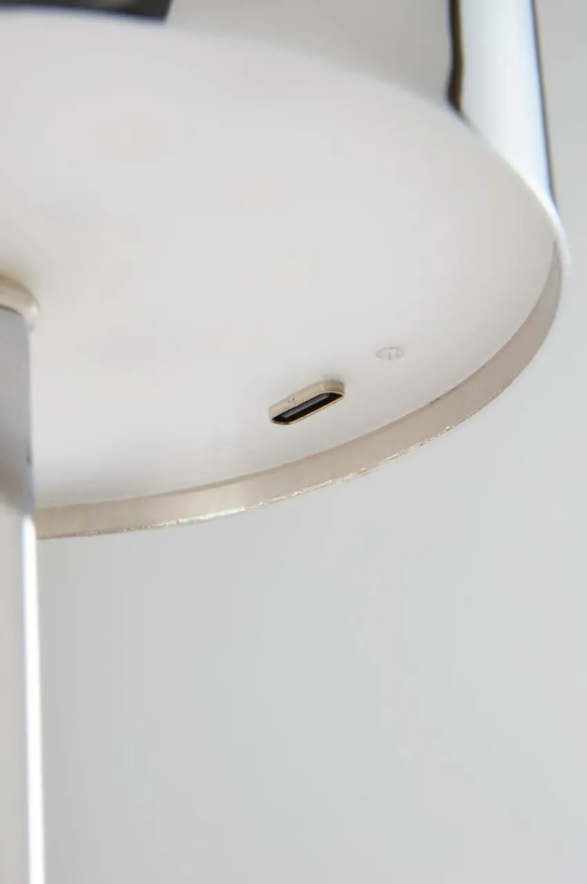 Bordslampor|Jotex ARA Bordslampa LED Portabel Krom