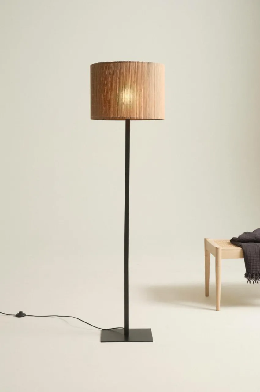 Golvlampor|Jotex BLAZE Golvlampa Linnebeige/svart