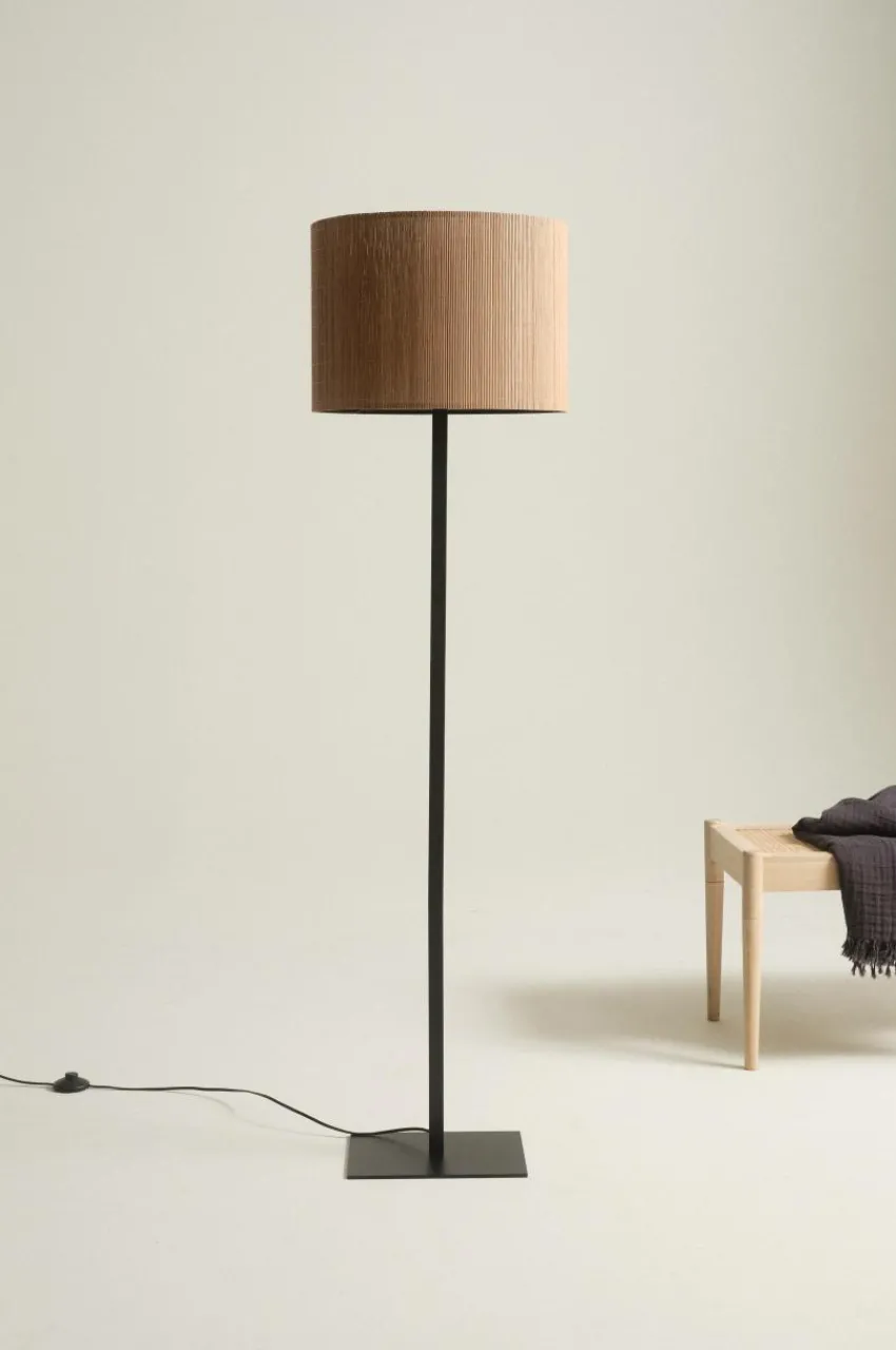 Golvlampor|Jotex BLAZE Golvlampa Linnebeige/svart