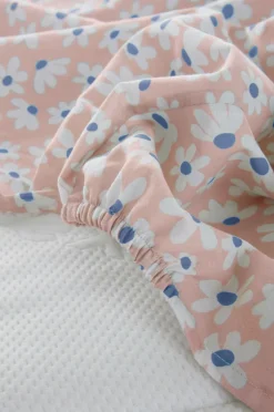 Barnsängkläder|Jotex DAISY MINI Dra-på-lakan - Ekologisk Rosa