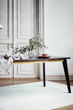 Bord|Jotex DAKOTA Matbord 85x220 Cm Svart/mässing