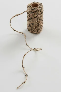 Presentpapper & Snöre|Juldekoration|Jotex DOTSY Dekorationssnöre - Längd 25 Meter Beige/svart/guld
