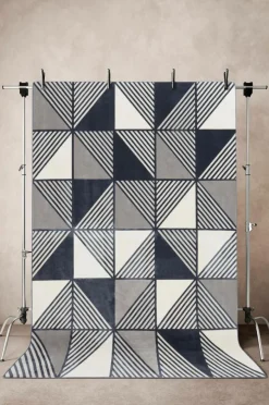 Återvunna Mattor|Viskosmattor|Jotex EGNO Viskosmatta 200x300 Cm Creme/mörkgrå