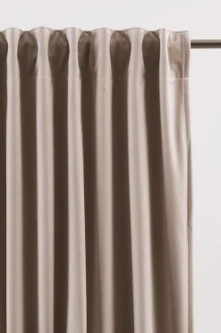 Sammetsgardiner|Multifunktionsgardiner|Jotex ELSIE Mörkläggningsgardin - 1 Längd Beige
