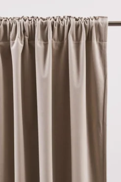 Sammetsgardiner|Mörkläggningsgardiner|Jotex ELSIE Mörkläggningsgardin - 1 Längd - Extrabred Beige