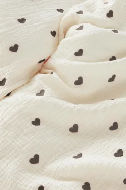 Barnsängkläder|Jotex HEARTS BABY Påslakanset Vagn/vagga - Ekologisk Vit/svart
