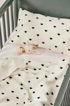 Barnsängkläder|Jotex HEARTS MINI Påslakanset Spjälsäng - Ekologisk Vit/svart