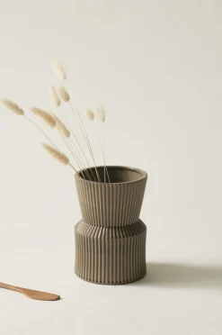 Vaser|Jotex JANICE Vas - Höjd 21,5 Cm Gråbeige