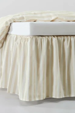 Sängkappor|Jotex KAYO Sängkappa Med Volang Beige/vit