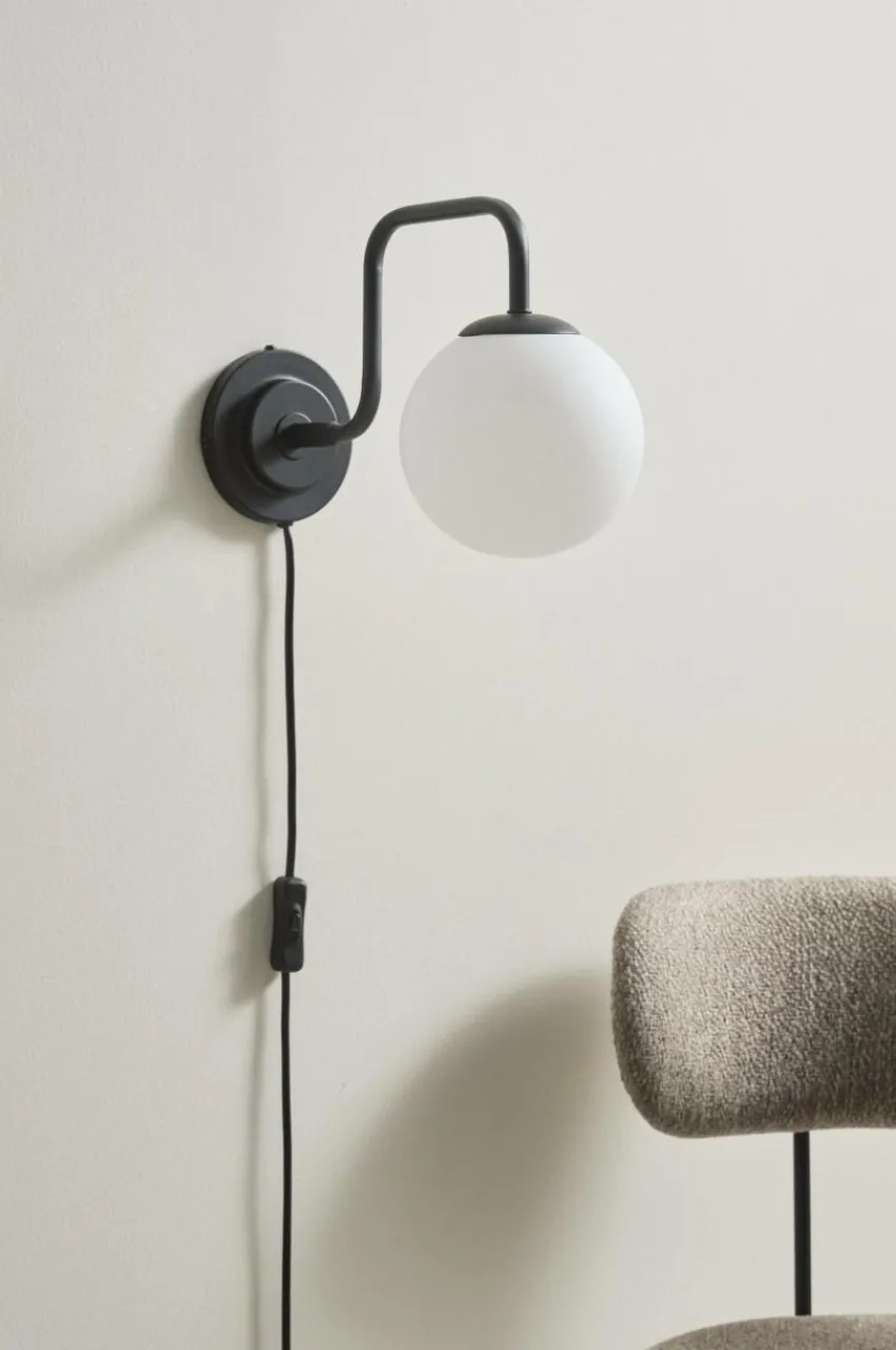Vägglampor|Jotex LONDRES Vägglampa Svart/opalglas