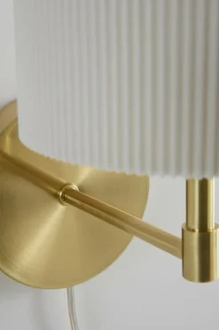 Vägglampor|Jotex SETH PLISSÉ Vägglampa 2-pack Mässing/vit