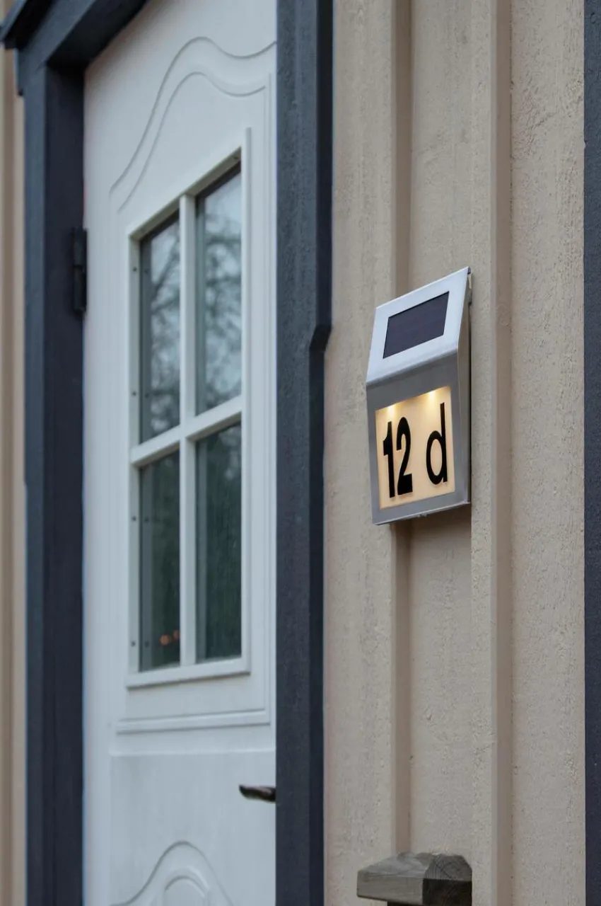 Utebelysning|Utebelysning|Jotex Solcells Vägglykta Wally Silver