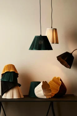 Lampskärmar|Jotex Toppringskärm Siv Plissé 30 Cm Svart